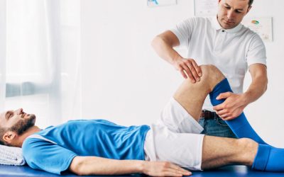 Why Does Knee Discomfort Sometimes Appear When Walking Down Stairs but Not on Level Ground?